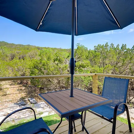 Cozy Canyon Lake Studio With Forest And Creek Views!